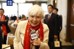 多国举办精彩活动 点“红”地标建筑 共庆新春佳