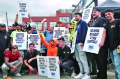 美国大选：议题持久 选情摇摆 答案缺失